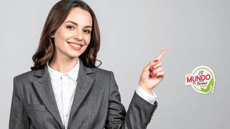 Mujer GTC junto a Francine Lambour